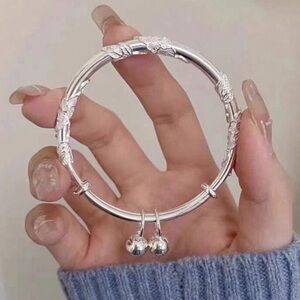 Elegant Silver Bangle Bracelet